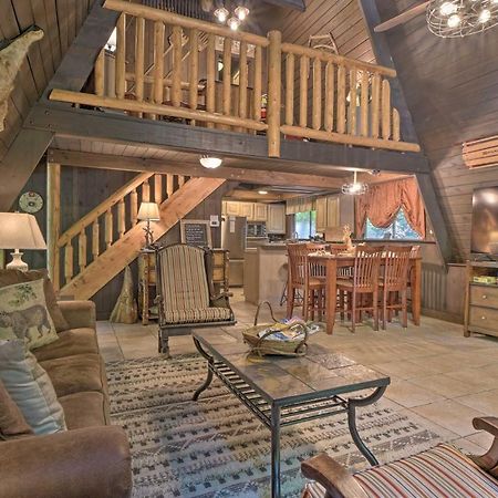 Snuggle Inn In The Heart Of Chalet Village! Gatlinburg Dış mekan fotoğraf
