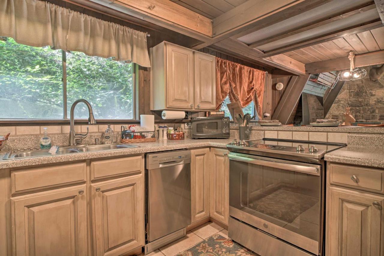 Snuggle Inn In The Heart Of Chalet Village! Gatlinburg Dış mekan fotoğraf