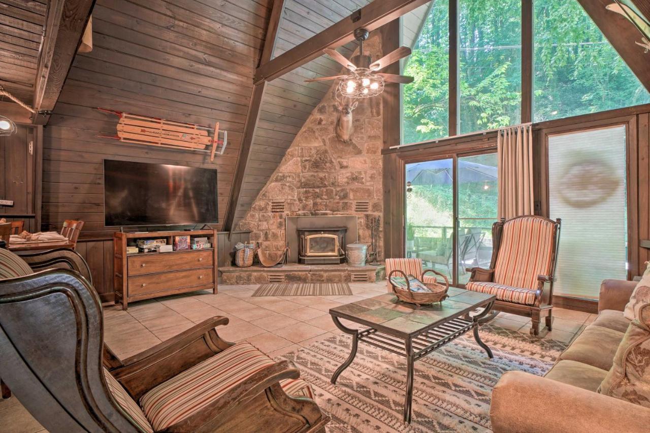 Snuggle Inn In The Heart Of Chalet Village! Gatlinburg Dış mekan fotoğraf