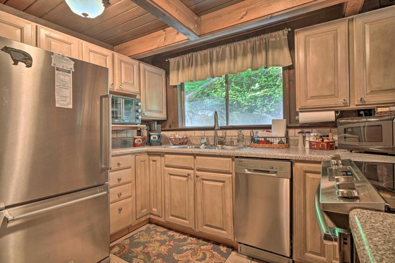Snuggle Inn In The Heart Of Chalet Village! Gatlinburg Dış mekan fotoğraf